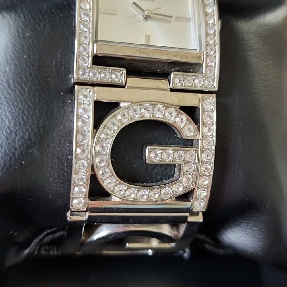GUESS VINTAGE WATCH  - Picture 3 of 14